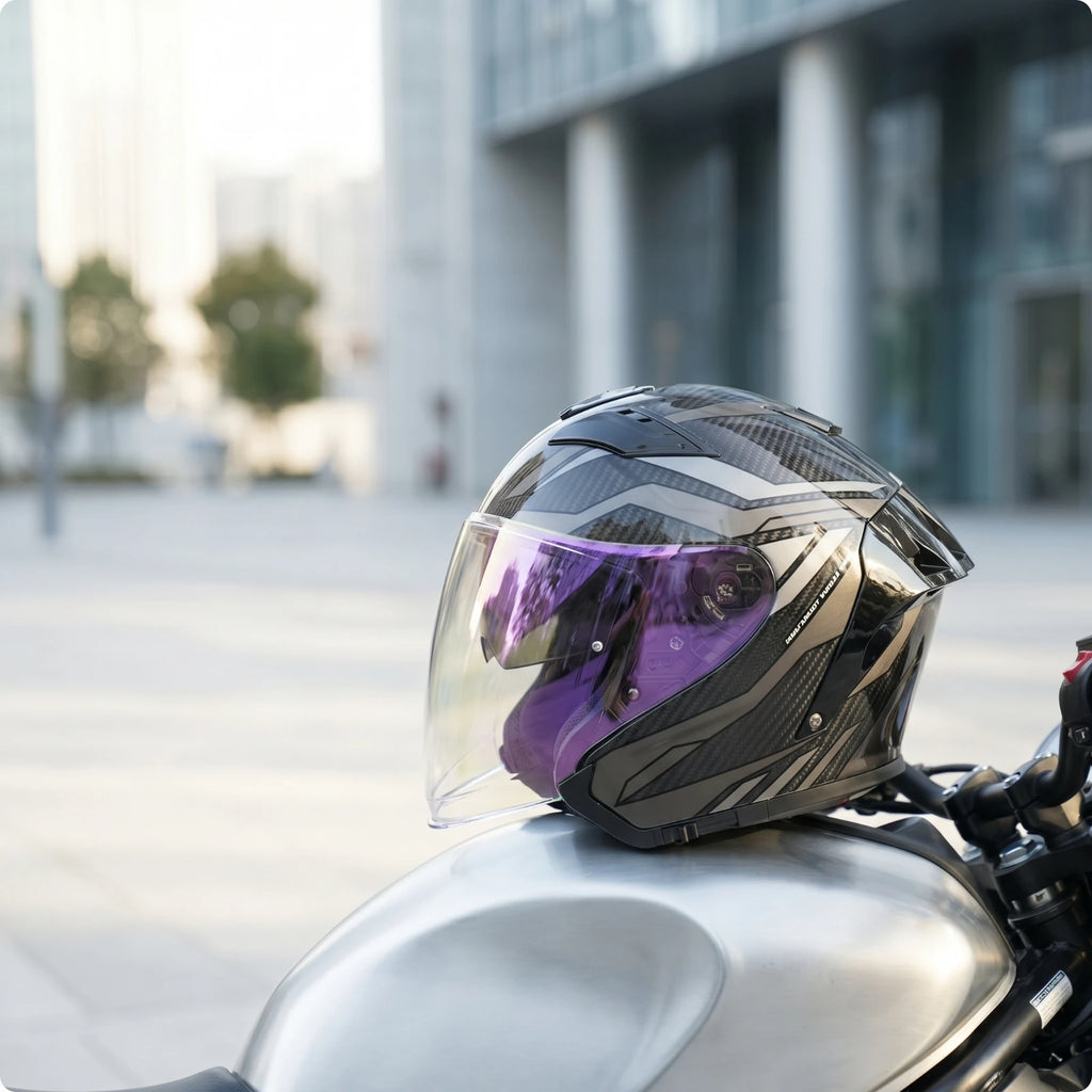 Helmet with Dual Visor Aerodynamic Carbon Fiber Helmet Ventilated Blocking for Motorcyclists, Motorcycle Riding