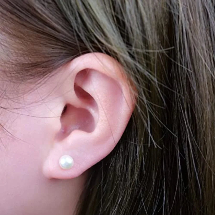 Quality Assurance F136 Pure Ttitanium Hypoallergenic White Freshwater Cultured Pearl Stud Earrings for Women